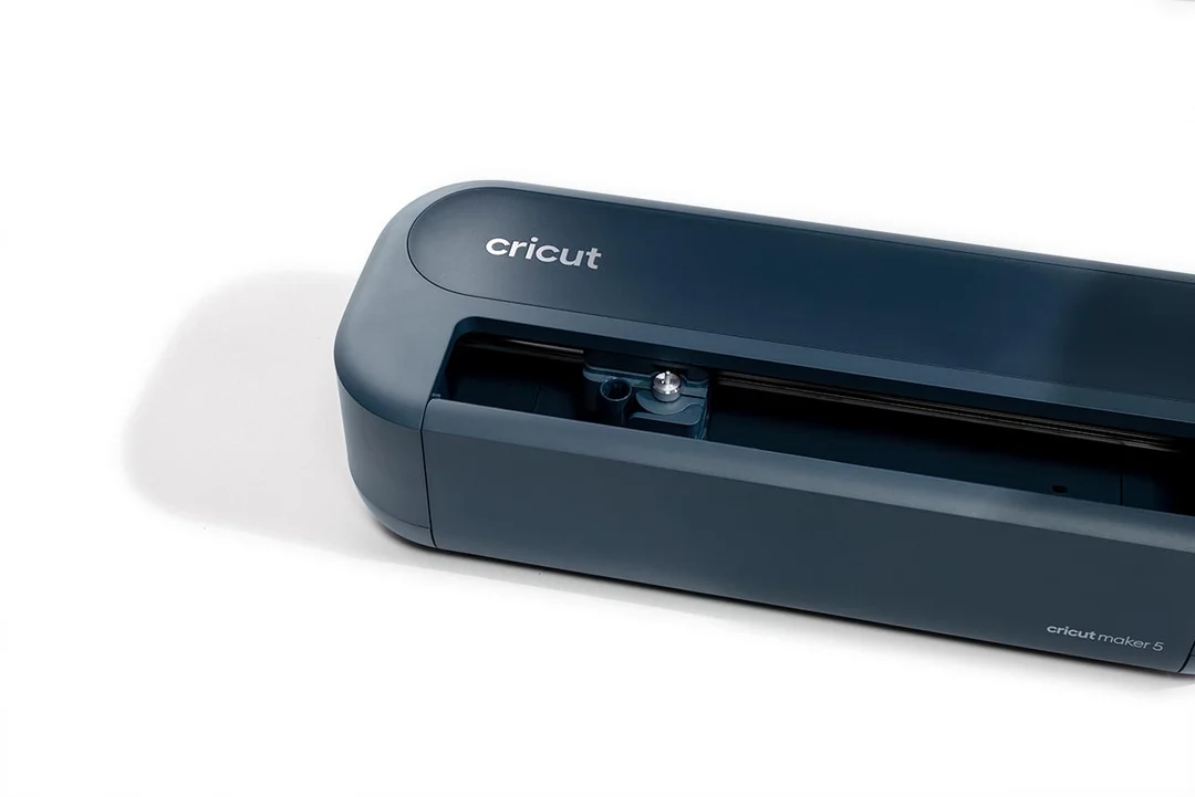 Cricut Maker 5 Bundle Essentials