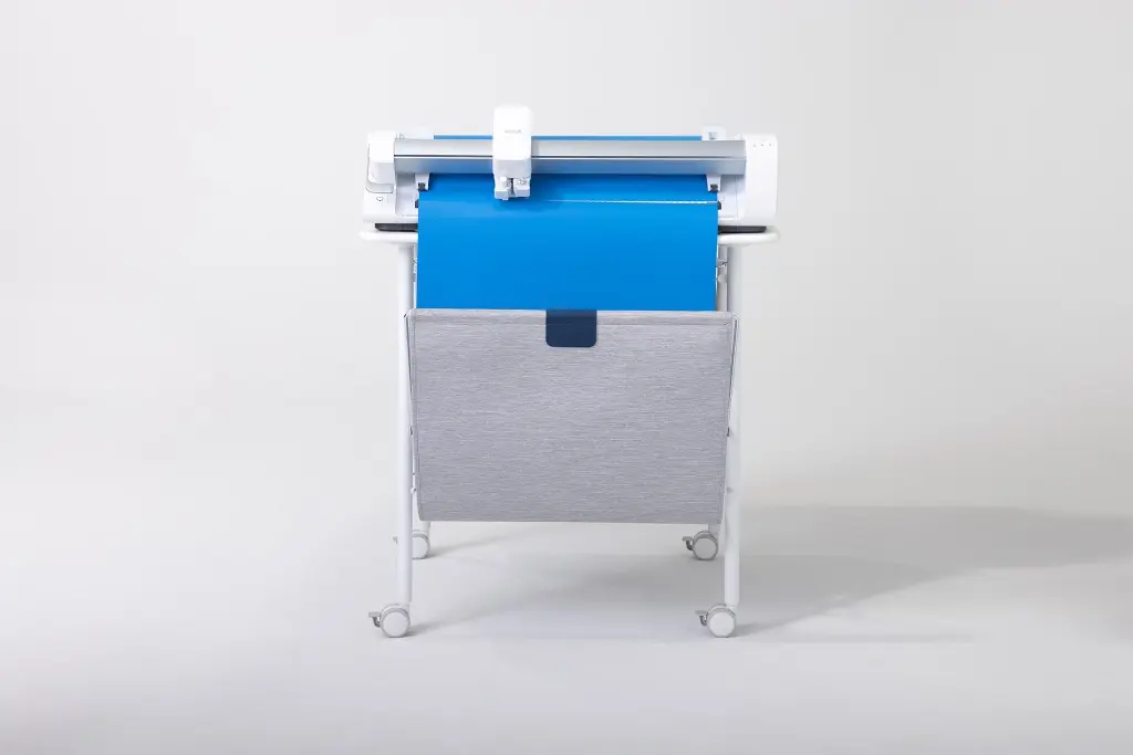 770766-MRKT-Venture-Machine-Auto-Cutoff-Vinyl-Going-Into-Catch-Basket-0267-Edit-2048x2048.webp